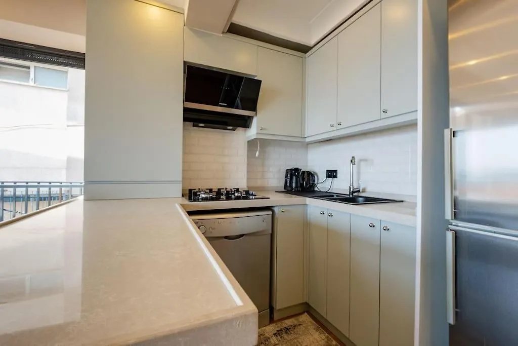Bosphorus View With 2 Bedrooms Stambuł